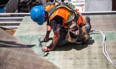 Economic Dynamics and Risk Management in Construction