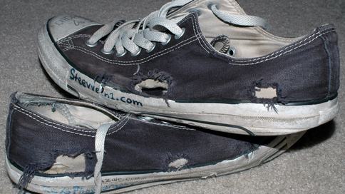 Emo_beat_up_chuck_taylor_all_star_converse