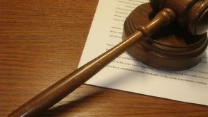 Gavel-00572284xAC2B5-300×225